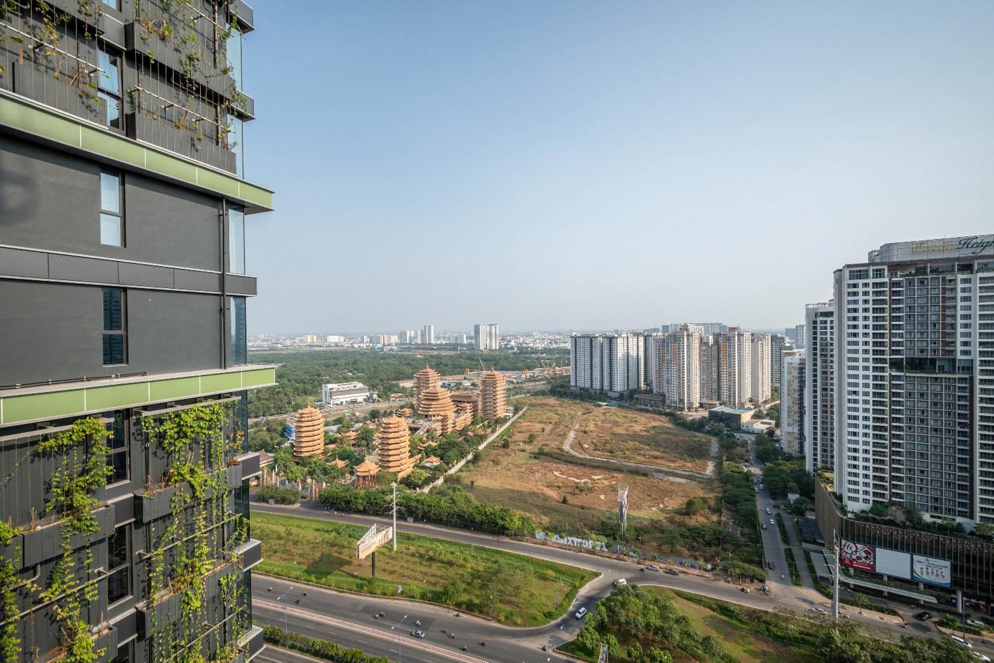 Anthesis Vinhomes Central Park Ho Chi Minh City Exterior photo